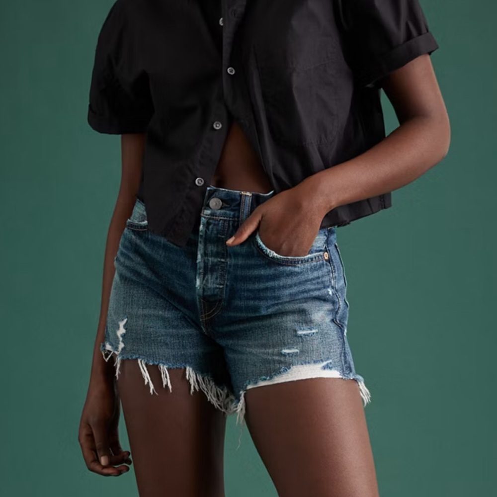 Ae77 distressed denim mom shorts